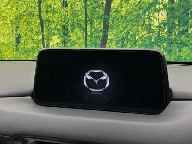 【マツダコネクトナビ】車内の雰囲気にマッチした一体型タイプのナビ。各種車輌設定やBluetooth再生等、様々な機能が楽しめます。直感的なダイヤル操作が可能で、使い勝手も良好です。