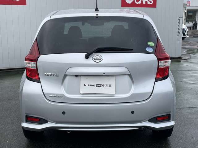 1年間走行距離無制限保証付きです。プラス2年間の延長保証もできますし、全国の日産ディーラーで整備可能です！詳細はご連絡下さい。