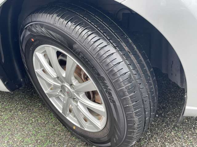 アルミホイールが車両とマッチしています！