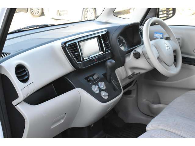 【納車期間】お客様が必要書類をお持ち頂いてから、軽自動車は最短7日間、普通車は最短10日、通常は14日間くらいが目安です。※鈑金や整備の状況で異なりますので随時スタッフにお尋ねください。