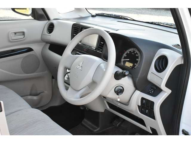 【商談中や取置はできますか？】当店では早くご契約頂いたお客様が優先とさせて頂きますので基本的に取り置きや商談中は出来ません。銀行マイカーローンのお申込みのお客様には取り置き対応させて頂きます。