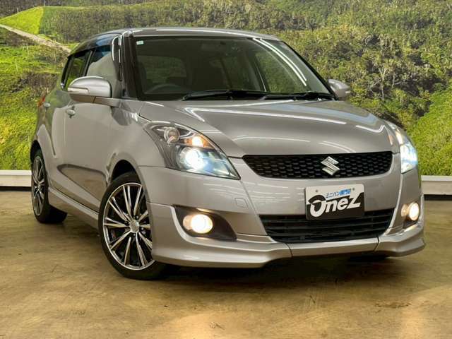 【純正ナビ】人気の純正ナビを装備しております。ナビの使いやすさはもちろん、オーディオ機能も充実！キャンプや旅行はもちろん、通勤や買い物など普段のドライブも楽しくなるはず♪