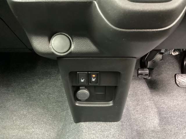 ☆車の保険は買ったところで加入するのがベストです。保険に関しても大手保険代理店をしておりますので安心してお任せください。不慮の事故の際も自社鈑金工場と連携して修理を進めてまいります☆