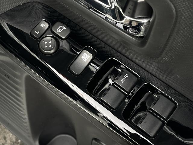 電動格納ウィンカーミラーとパワーウィンドー操作パネル♪