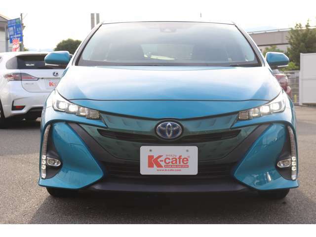 ecoカー　HYBRID専門店　k-cafe　とす店　仮店舗営業中　人気の届出済未使用車や厳選中古車を全メーカー豊富に取り揃えております。