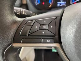 【ステアリングスイッチ】運転中、前方から目線をそらすことなく、オーディオ等の操作が可能な便利機能！安心＆快適なドライブを演出してくれます♪