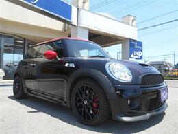 R56型　MINI　JCW　ミッドナイトブラックツートンが入庫致しました！★ご購入後のメンテナンスも元BMW正規ディーラーメカニック多数在籍の「つたえファクトリーに」お任せ下さい！