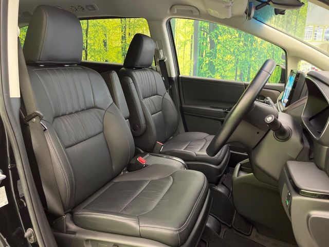 運転席シート廻りは使用感も少なく、良好な状態となっています。丁寧に使われていたことがよくわかりますね。