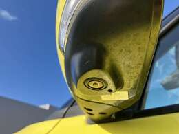 【全方位カメラ】車を真上から見たように映し出し、周囲の状況をしっかり確認！駐車や狭い道も安心して運転できます♪