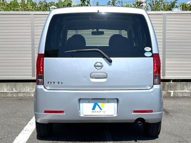 安心の最長10年・走行無制限保証（有償）をご用意。保証内容も充実はもちろん、無料点検＆オイル交換や、年中無休の全国・24時間ロードサービスも付帯されておりますのでご安心下さい。
