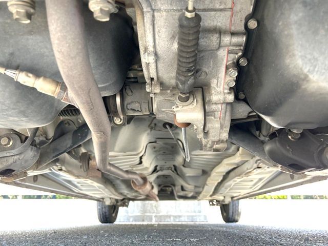 お車を安心してお乗りいただく為には、足回りの定期点検が欠かせません。サービスサポート（有償保証）では無料点検もご提供しており、安心のカーライフをお過ごしいただけるサポート体制が整っています。