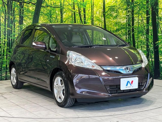 大好評のボディコーティング「弾スプラッシュコート」もご納車までに施工可能。通常のガラスコートと異なる、耐久年数6年の無機質ガラスコーティングが、ボディをキレイな状態に保ってくれます。