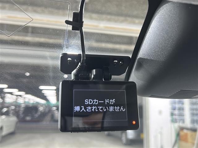 【後部座席操作部】後部座席を快適に過ごしていただくための便利な装備が付いています！