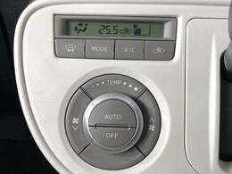 【オートエアコン】一度お好みの温度に設定すれば、車内の温度を検知し風量や温度を自動で調整。暑い…寒い…と何度もスイッチ操作をする必要はありません。快適な車内空間には必須の機能ですね♪