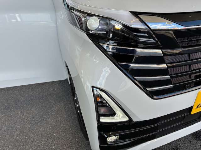 LEDヘッドライトです