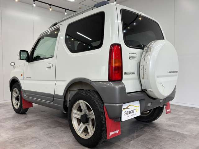 4WD　ETC　ナビ　アルミホイール　キーレスエントリー　電動格納ミラー　シートヒーター　革シート　AT　衝突安全ボディ　記録簿　ABS　エアコン　パワーステアリング　パワーウィンドウ
