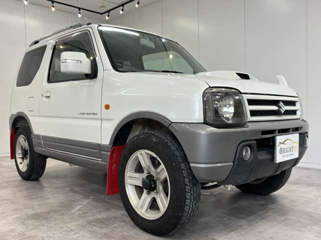 4WD　ETC　ナビ　アルミホイール　キーレスエントリー　電動格納ミラー　シートヒーター　革シート　AT　衝突安全ボディ　記録簿　ABS　エアコン　パワーステアリング　パワーウィンドウ
