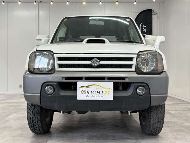 4WD　ETC　ナビ　アルミホイール　キーレスエントリー　電動格納ミラー　シートヒーター　革シート　AT　衝突安全ボディ　記録簿　ABS　エアコン　パワーステアリング　パワーウィンドウ