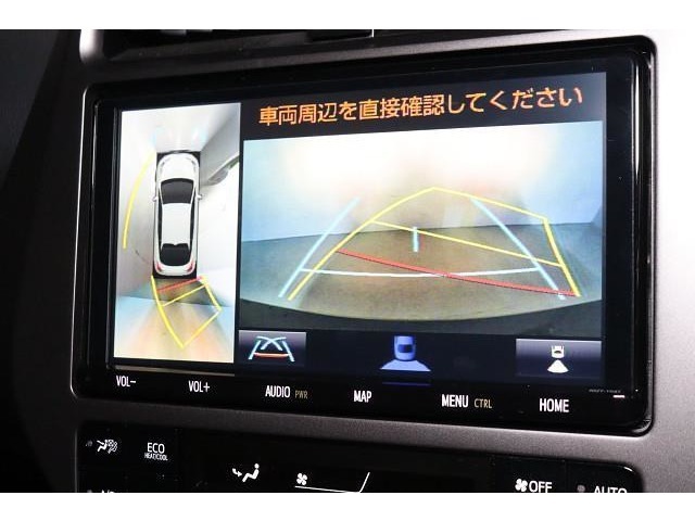 パノラミックビューモニター付き。　バック時に車両周辺の映像も表示することで、目が届きにくい場所も確認できて安心です！