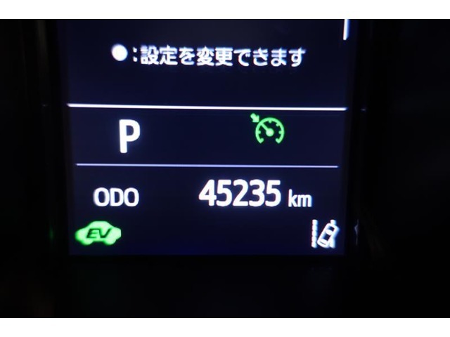 撮影時の走行距離は約4.6万kmです。安心のロングラン保証付きです。