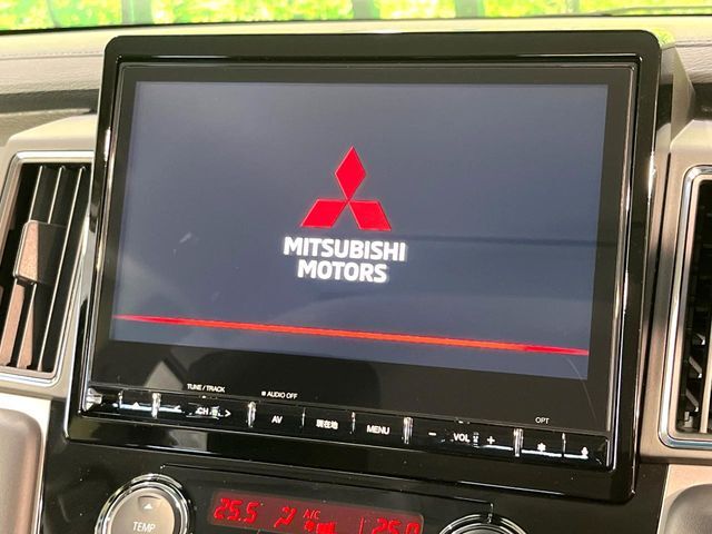 【純正10インチナビ】人気の純正ナビを装備。オーディオ機能も充実しており、Bluetooth接続すればお持ちのスマホやMP3プレイヤーの音楽を再生可能！毎日の運転がさらに楽しくなります！！