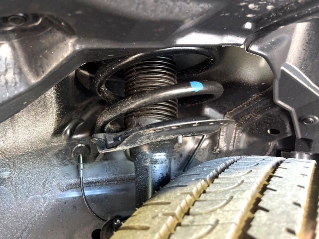 お車を安心してお乗りいただく為には、足回りの定期点検が欠かせません。サービスサポート（有償保証）では無料点検もご提供しており、安心のカーライフをお過ごしいただけるサポート体制が整っています。