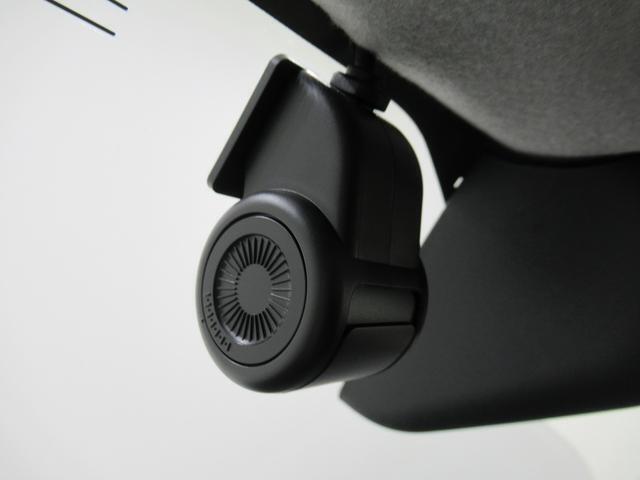 ダイハツ認定中古車は、「車両状態証明書」「約60項目の徹底点検・整備」「内装の徹底清掃と洗浄」「1年間無償保証（車両本体価格30万円以下の車両は3ヶ月または3000kmの保証）」が全車に付いています。