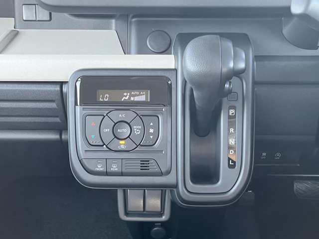 関東運輸局指定整備工場を完備。年間車検台数3000台です。車検もお任せ下さい。短時間で車検が出来る「速太郎車検」を導入しています。