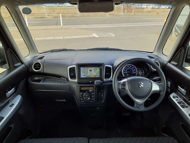 当社は在庫の入れ替わりも早いので気になるおクルマがあればお早めにお問合せ下さい。商談中や売約済みになる場合もありますのでご来店の際は在庫確認のお電話いただけるとスムーズです！お気軽にお問合せください！