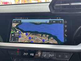 【カーナビ】目的地までの案内や、各種オーディオ機能も充実しています！