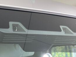 【スズキ　セーフティサポート】走行中に前方の車両等を認識し、衝突しそうな時は警報とブレーキで衝突回避と被害軽減をアシスト。より安全にドライブをお楽しみいただけます。