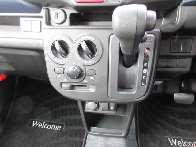 エアコンもシンプルまとめてあります！またお車によってさまざまな快適装備がついてますよ！