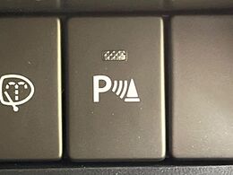 【シートヒーター】寒い日に重宝するシートヒーター！エアコンより早く温まってくれるので寒がりの人も安心ですね♪エアコンの温風は乾燥するから苦手、という方にもをおすすめです。