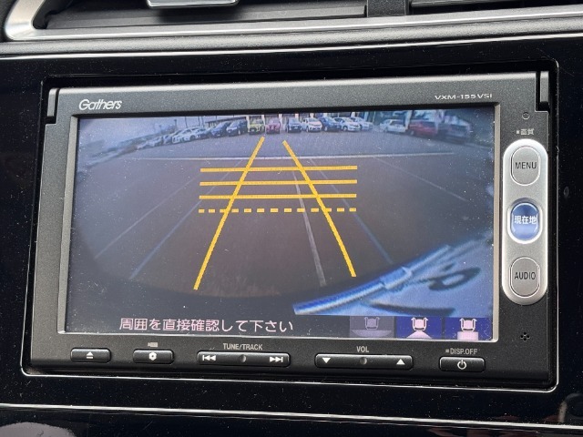 Honda純正ならではの見やすいバックカメラを装着しております◎駐車時の安心感が高まりますね！