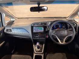 Honda純正7インチメモリーナビを装着しております◎普通のカーナビでは把握できない多彩な情報をご提供するHonda独自の【通信型ナビ】です☆通信費はHondaが負担致しますので無料でご利用頂けます♪