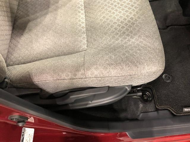 痛みの出やすい運転席シートの角、フロアマット、座面、ともに良好です