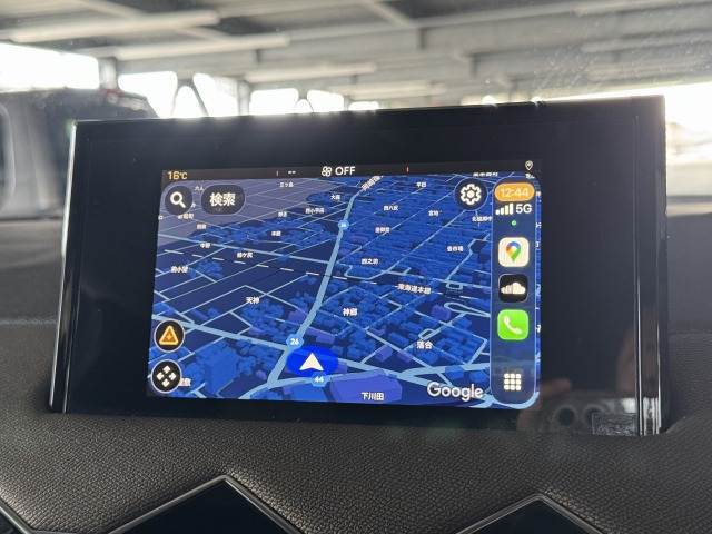 【ディスプレイオーディオ】アップルカープレイやブルートゥース接続など多彩な機能を併せ持っており、インパネ周りがすっきりしてますね！