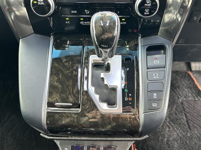 ◆気になる車はこちらの番号にお問い合わせください！なお、お電話での在庫の取り置きはできません。ご来場の際は、商談が重なる事が増えていますので事前に在庫有無をご確認ください！！◆