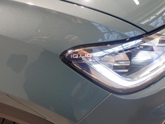 LEDマトリックスヘッドライト、フロントカメラで対向車を検知、LEDを個別に点灯、消灯を制御し最適な配光を可能としたヘッドライトシステムです