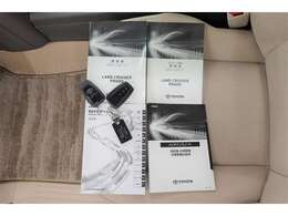 取扱説明書・ナビ説明書・オフロード走行説明書・メンテナンスノート・スマートキー2個一式揃っております！