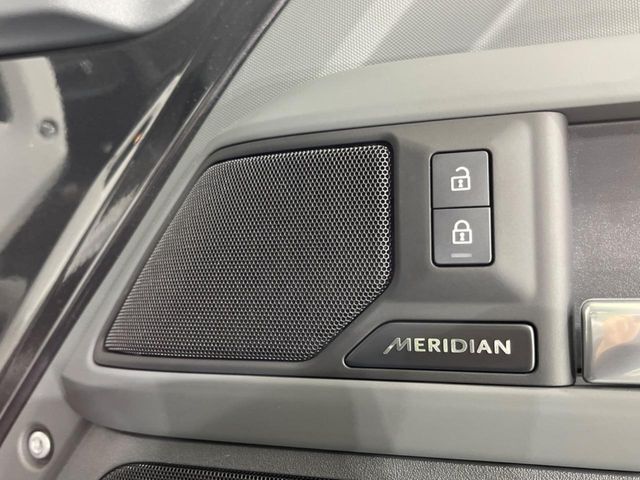 MERIDIANは英国のプレミアムオーディオブランドです。重低音から高音域までしっかりと再現でき、コンサートのような臨場感溢れる音響空間を実現します。どうぞ店頭にてご体感ください。