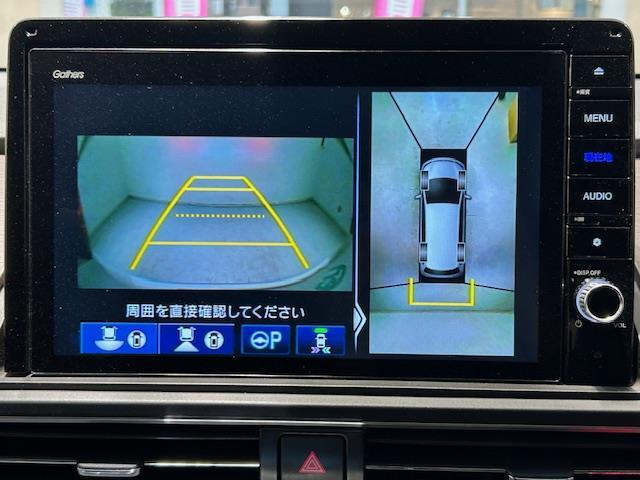 後退時に車両の後ろ側をモニター画面に表示します。車庫入れなどでバックする際に後方確認ができて便利です。車庫入れが苦手な人もこれで安心です♪