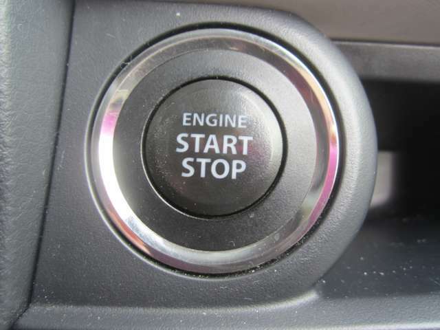 ボタンを押すだけでエンジンかけられるプッシュボタンです！！