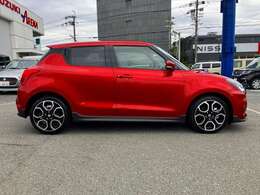 ★　中古車を買うなら、『安心のディーラー販売店』で！　当店では、試乗車として使用していたお車や、お客様から頂きました下取車など数多くの、『特選中古車』を中心に取り揃えて展示しております！　（＾＾♪