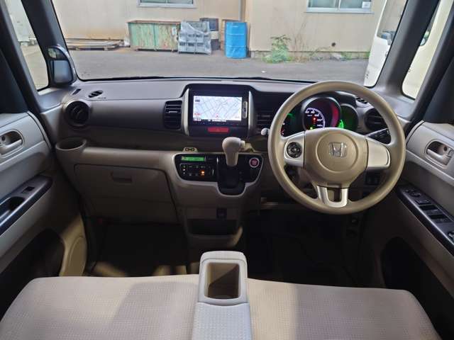 インパネはシンプルなデザインです！運転もしやすいですよ！