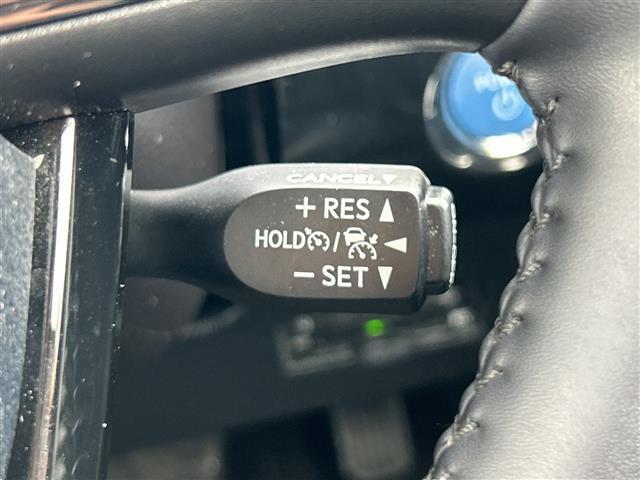 【アダプティブクルーズコントロール（ACC）】アクセルを踏まなくても、設定した速度で走行したり、先行車との車間距離を適切に維持する追従走行できます！機能には限界があるためご注意ください。