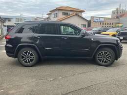 全長：483cm　全幅：193cm　全高：180cm