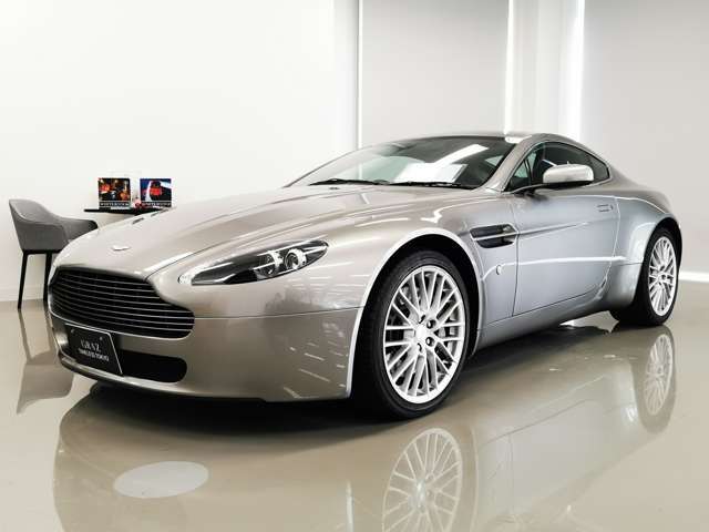 Tungsten Silverは007を彷彿とさせます。新車1600の車両です。