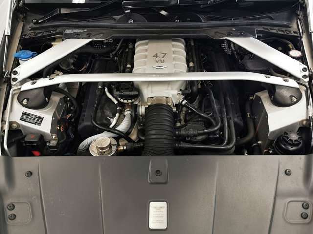 最初で最後のマスターピース。V8自然吸気エンジンを搭載したヴァンテージです。