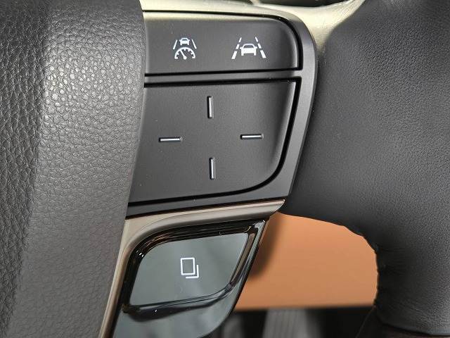 【クルーズコントロール】装備車両になります。遠距離ドライブの高速道路などでは大活躍で疲労軽減に役立ちます。